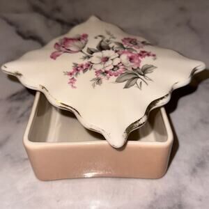 VINTAGE Ceramic Feminine Jewelry Box Victorian Daisy Rose Pastel lidded Floral